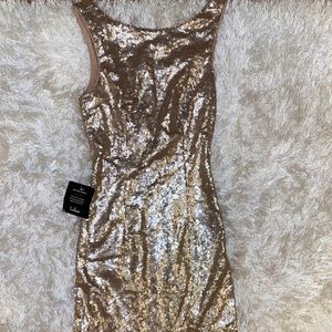 Beautiful sparkly golden Lulu’s dress✨